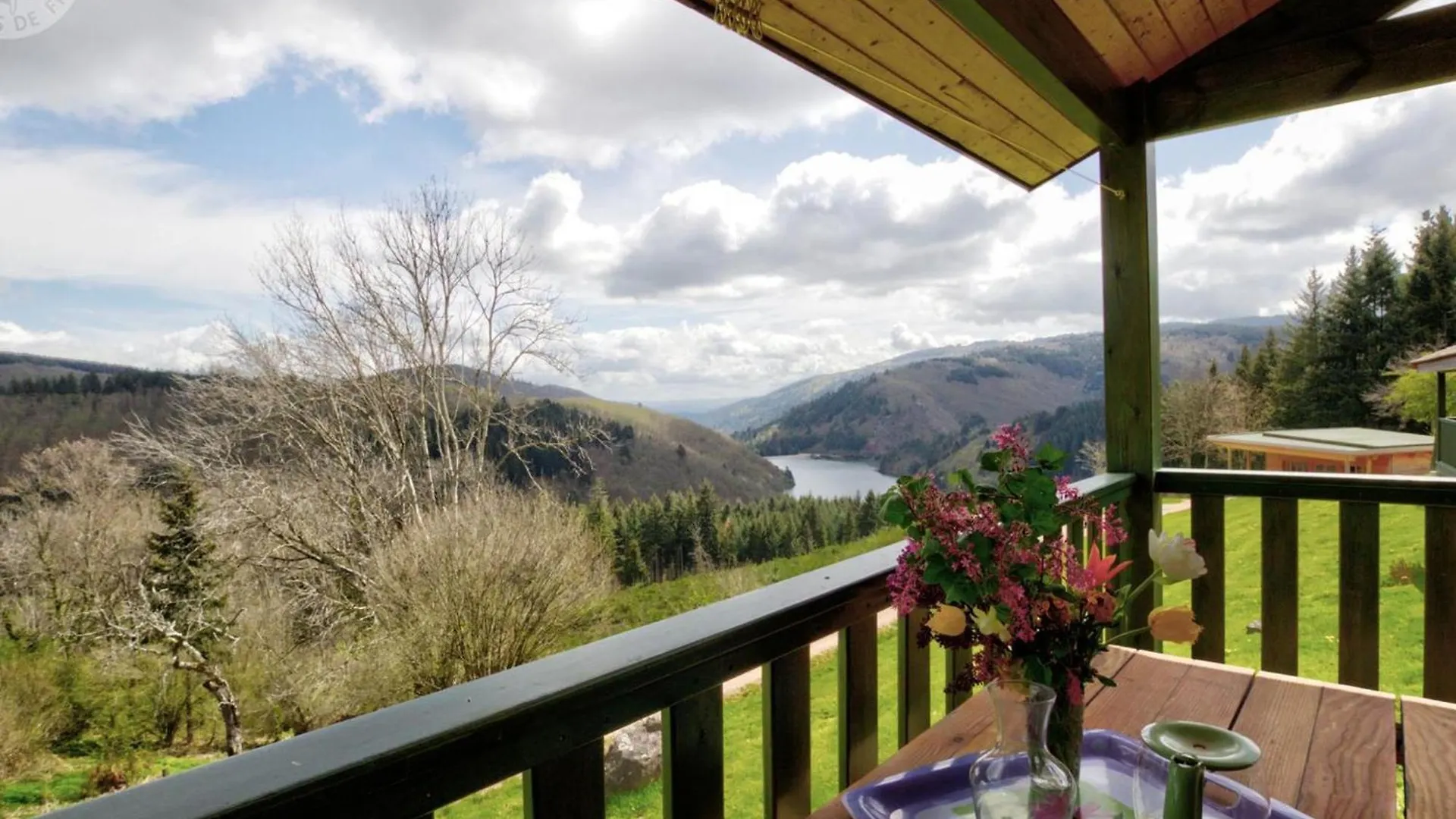 Chalet 2 Chambres Avec Terrasse Privee, Activites Et Equipements Complets En Pleine Nature - Fr-1-496-242 Saint-Rirand